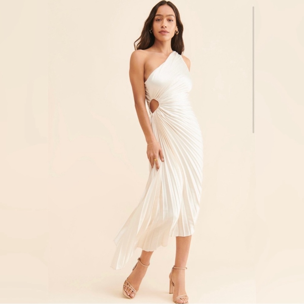Dress forum white dress, never worn